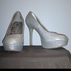 Silver pumps